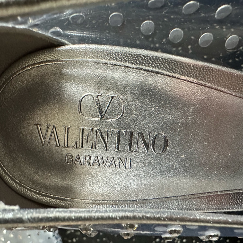 VALENTINO GARAVANI
Rockstud Embellished Stiletto PVC Pumps Size 40 - Picture 10 of 10